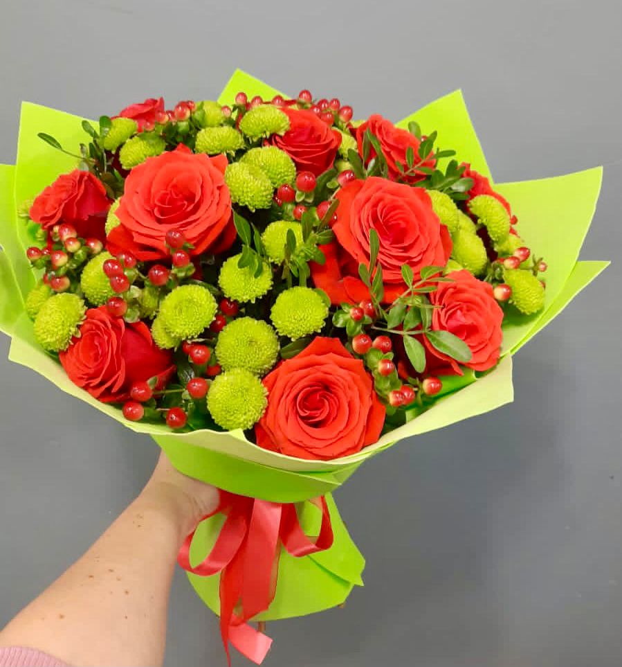 Букет цветов из: Хризантемы и Розы в Вахонино