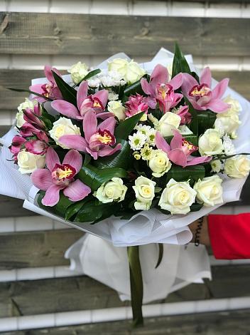 Букет цветов из: Розы и Хризантемы в Вахонино