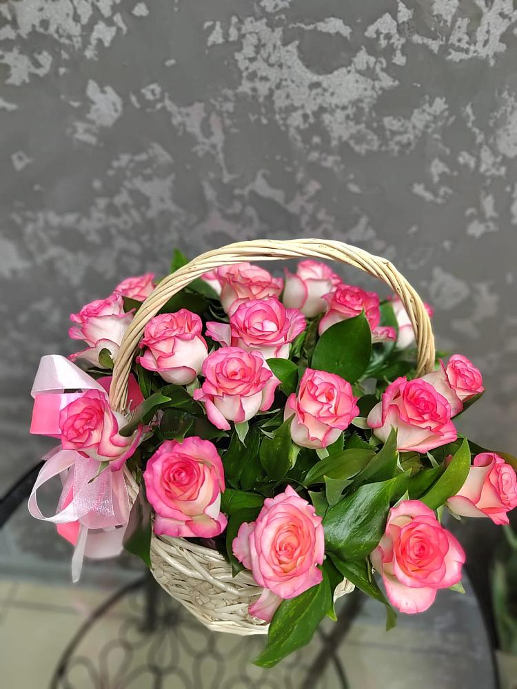 Цветочная композиция из Розы в корзине в Вахонино