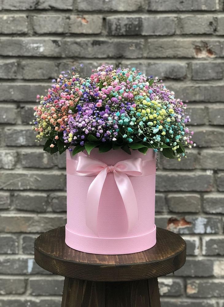 Цветочная композиция из Гипсофила и Розы в шляпной коробке в Вахонино