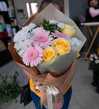 Букет цветов из:  Герберы, Розы и Хризантемы в Вахонино