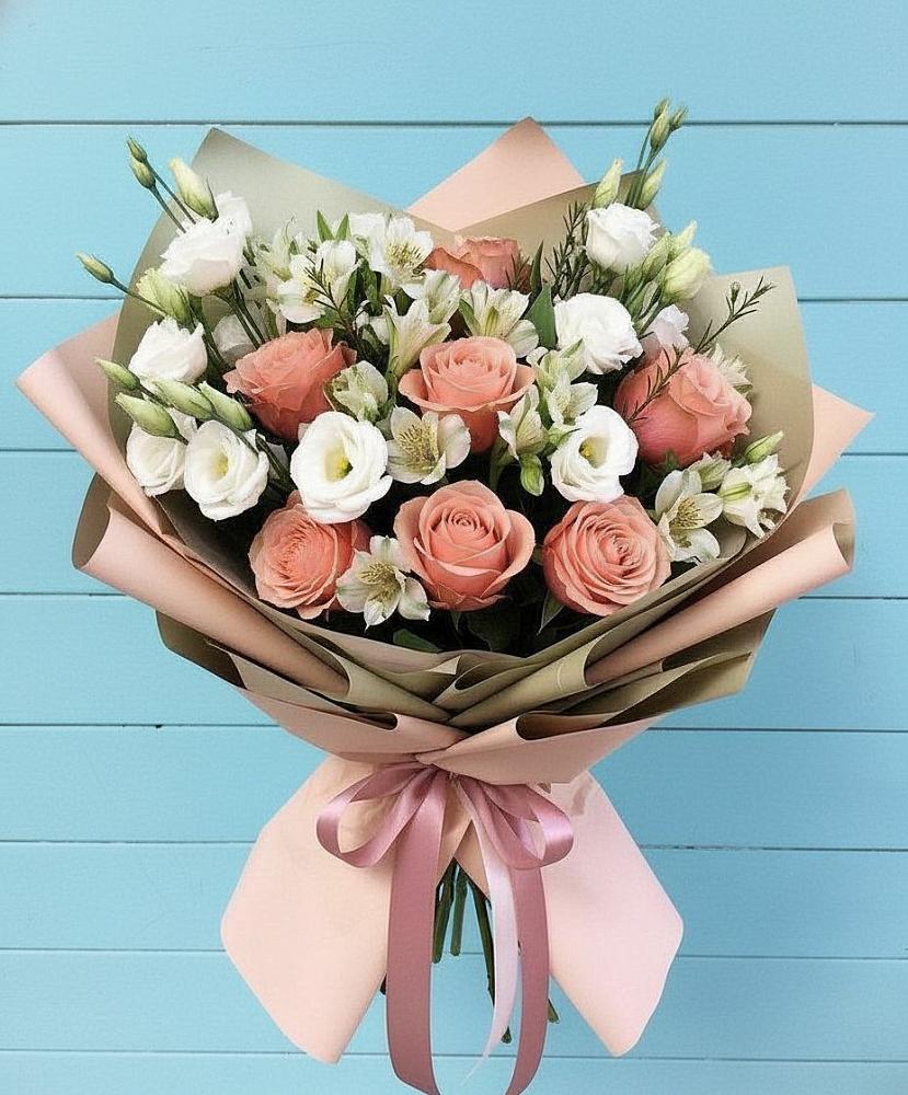 Букет цветов из: Розы, Альстромерии и Лизиантусы в Вахонино