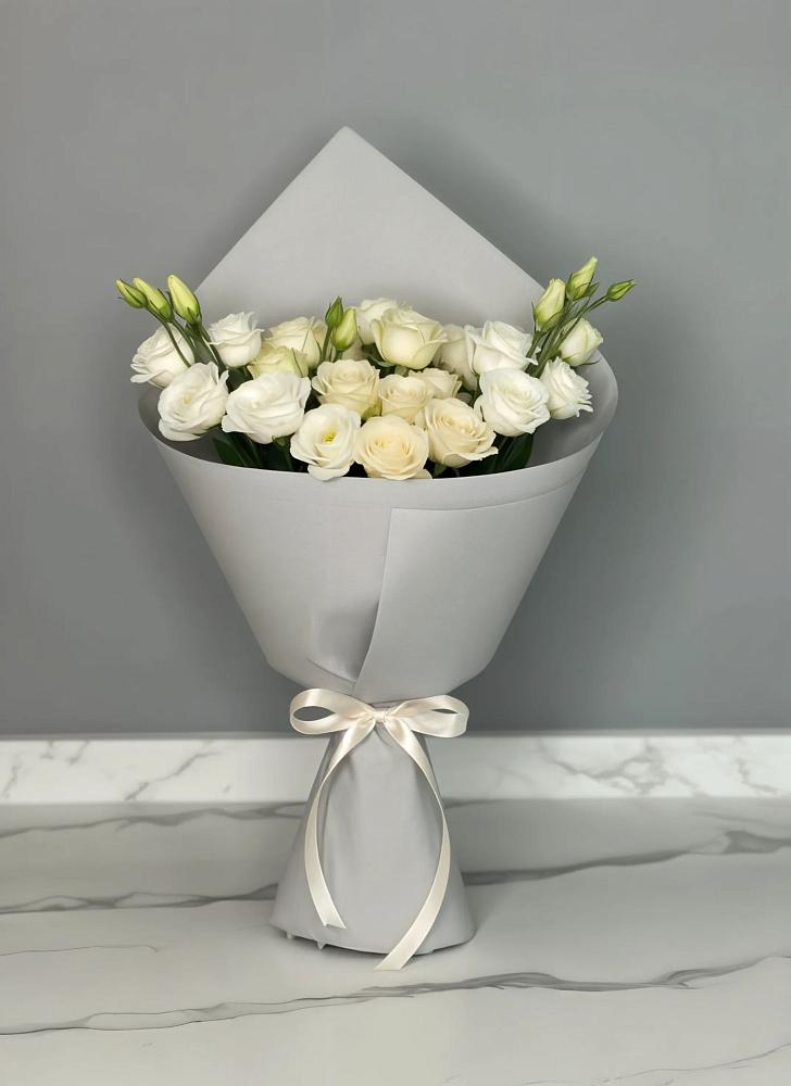 Букет цветов из: Розы и Лизиантусы в Вахонино