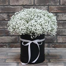 Цветочная композиция из Гипсофила в шляпной коробке в Вахонино