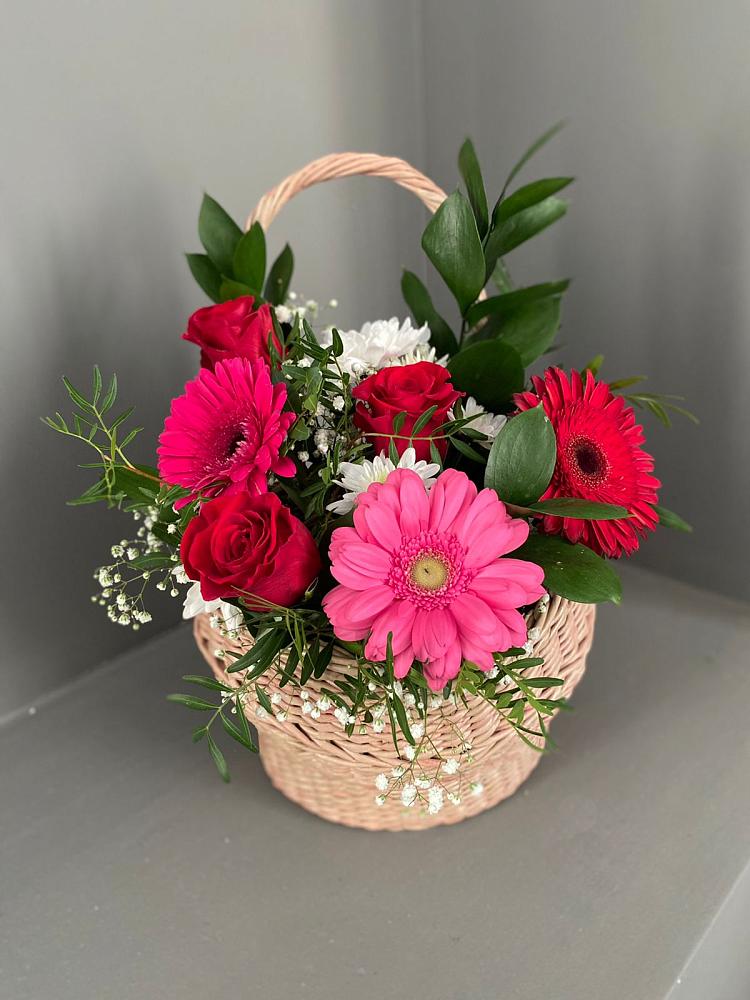 Цветочная композиция из Розы, Хризантемы и Герберы в корзине в Вахонино