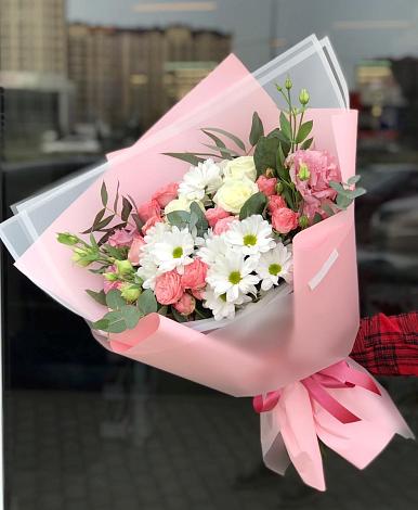 Букет цветов из: Розы, Лизиантусы и Хризантемы в Вахонино