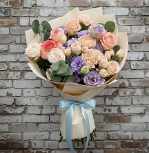 Букет цветов из:  Розы, Лизиантусы и Гвоздики в Вахонино