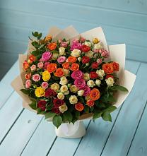 Букет Микс из разноцветных кустовых роз в Вахонино