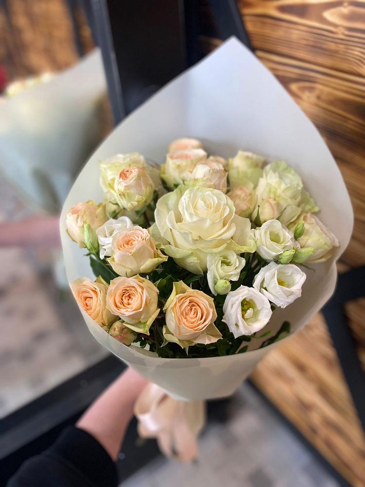 Букет цветов из: Розы и Лизиантусы в Вахонино